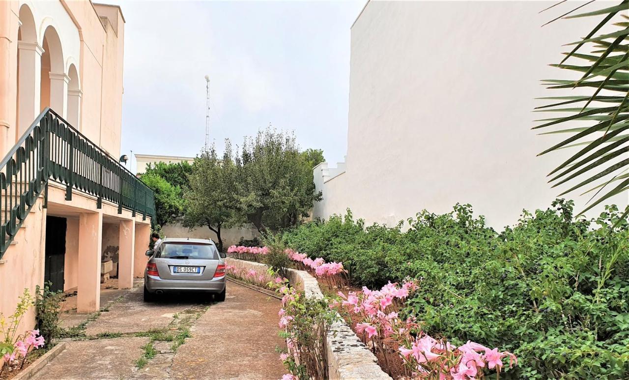 Villa Nel Salento - Ampie Camere E Giardino, Fino A 9 Persone Barbarano del Capo Экстерьер фото